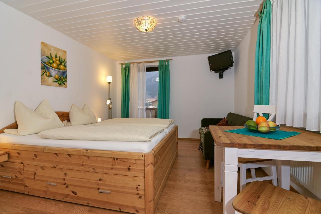 Dangl Gbr, Gaestehaus Sonnenhof - Inkl. Chiemgau Karte Bergen  Habitación foto